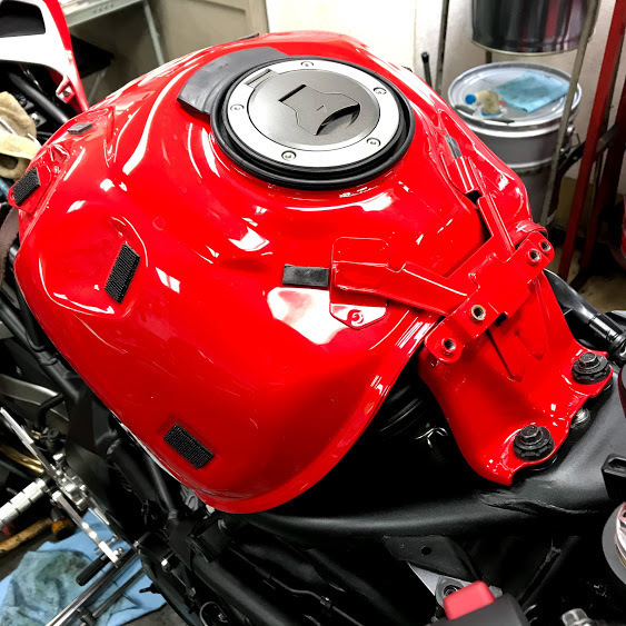 CBR250RRのリコールが終わったので点検作業に入った件～プラグとエアクリ交換編～: どーするよ？とりあえずやってみる？